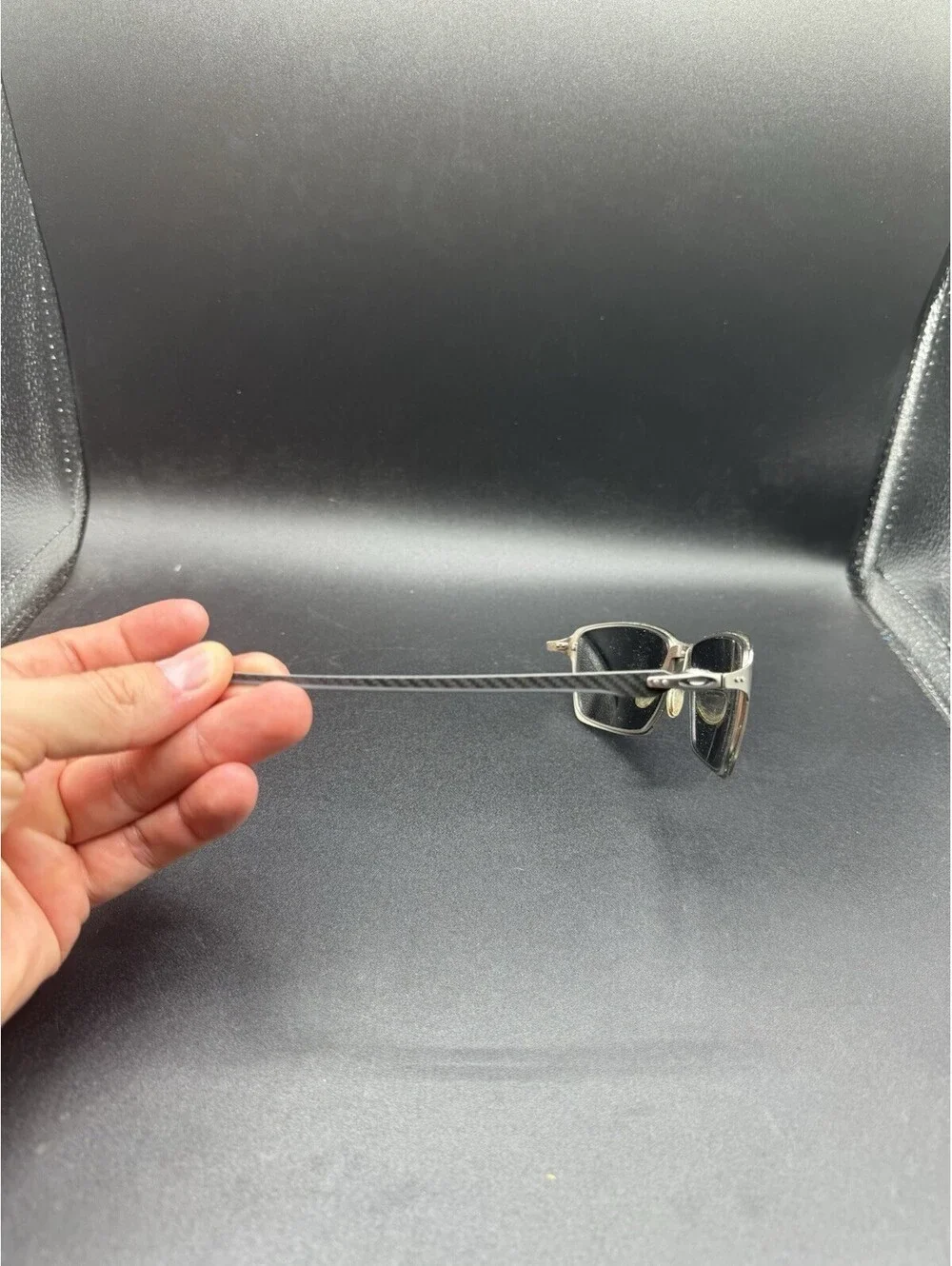 Oakley Tincan Carbon Frame (Missing Left Arm)